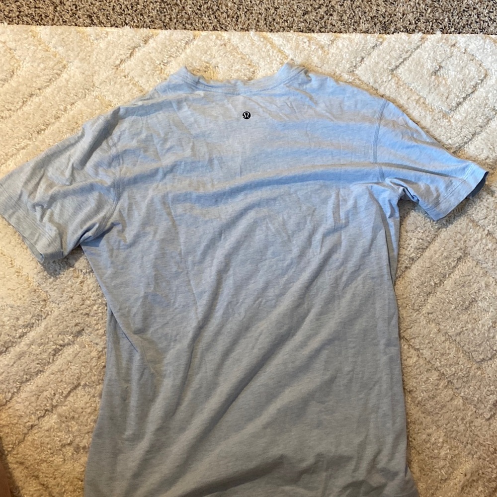 Lululemon tee